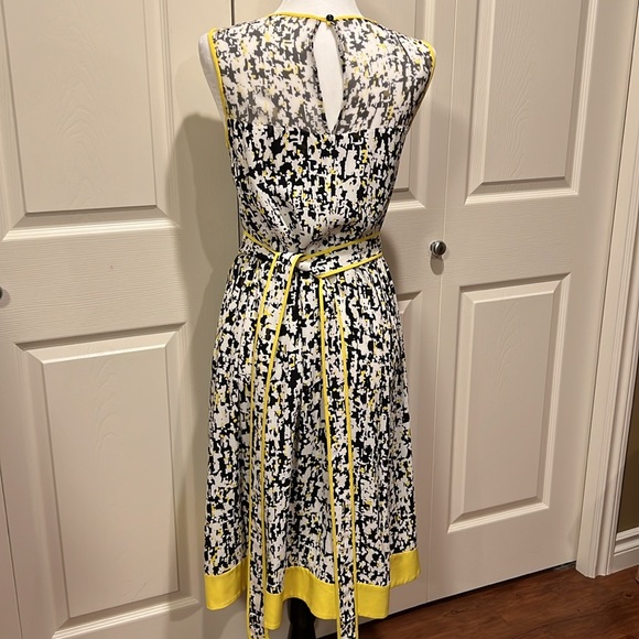 Gorgeous Kate Spade dress in black and white with yellow details - Picture 6 of 7